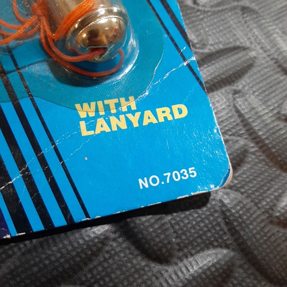 Imperial vintage die-cast metal police and sports whistle with lanyard - Picture 3 of 5